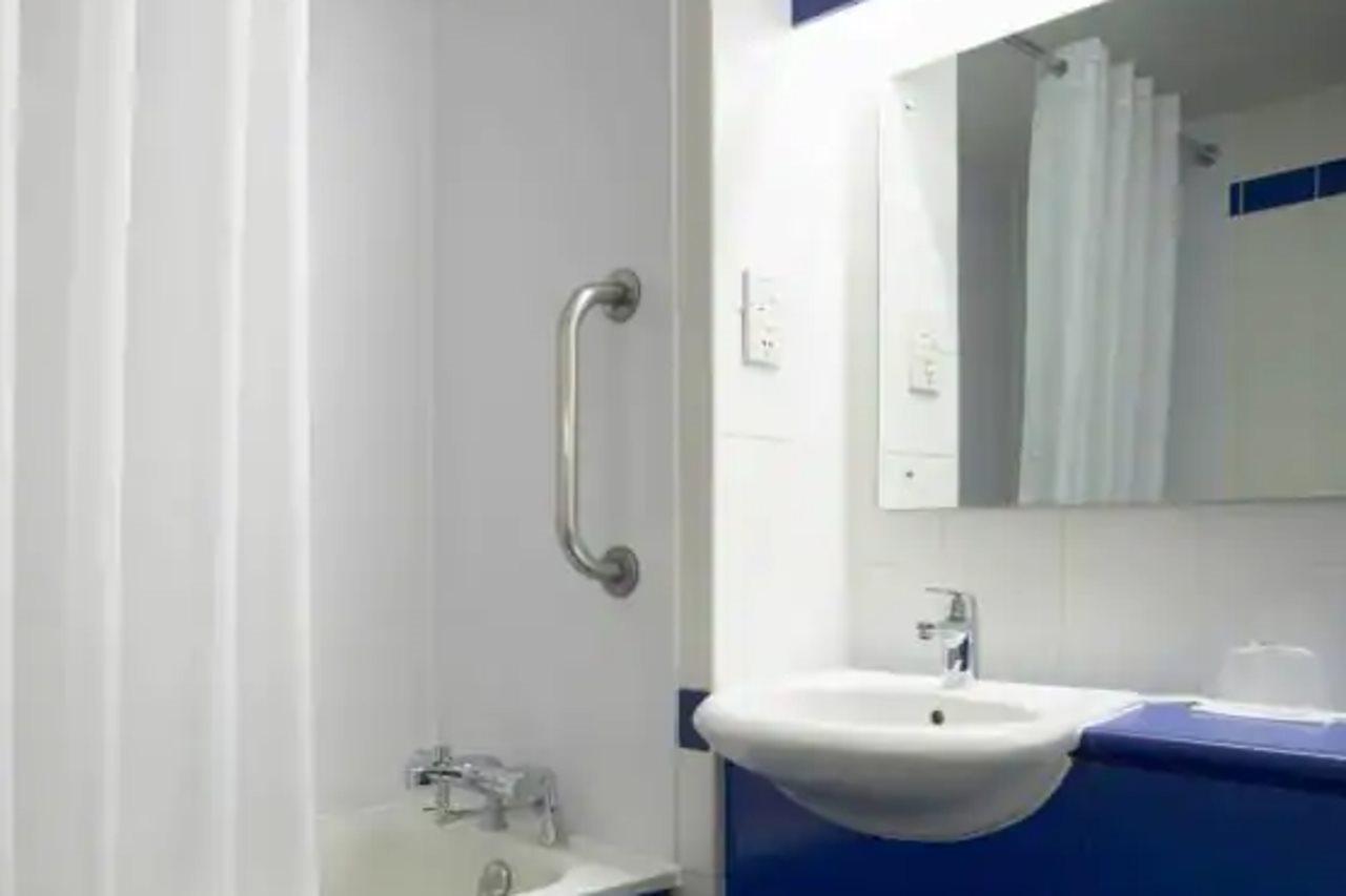 Travelodge Preston Central Exterior photo