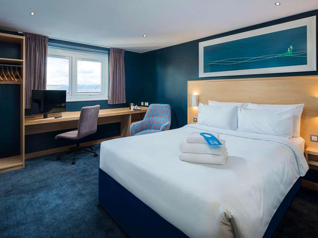 Travelodge Preston Central Room photo