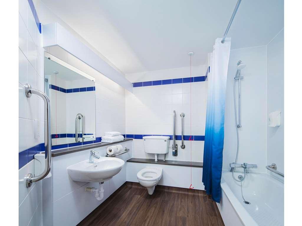 Travelodge Preston Central Room photo