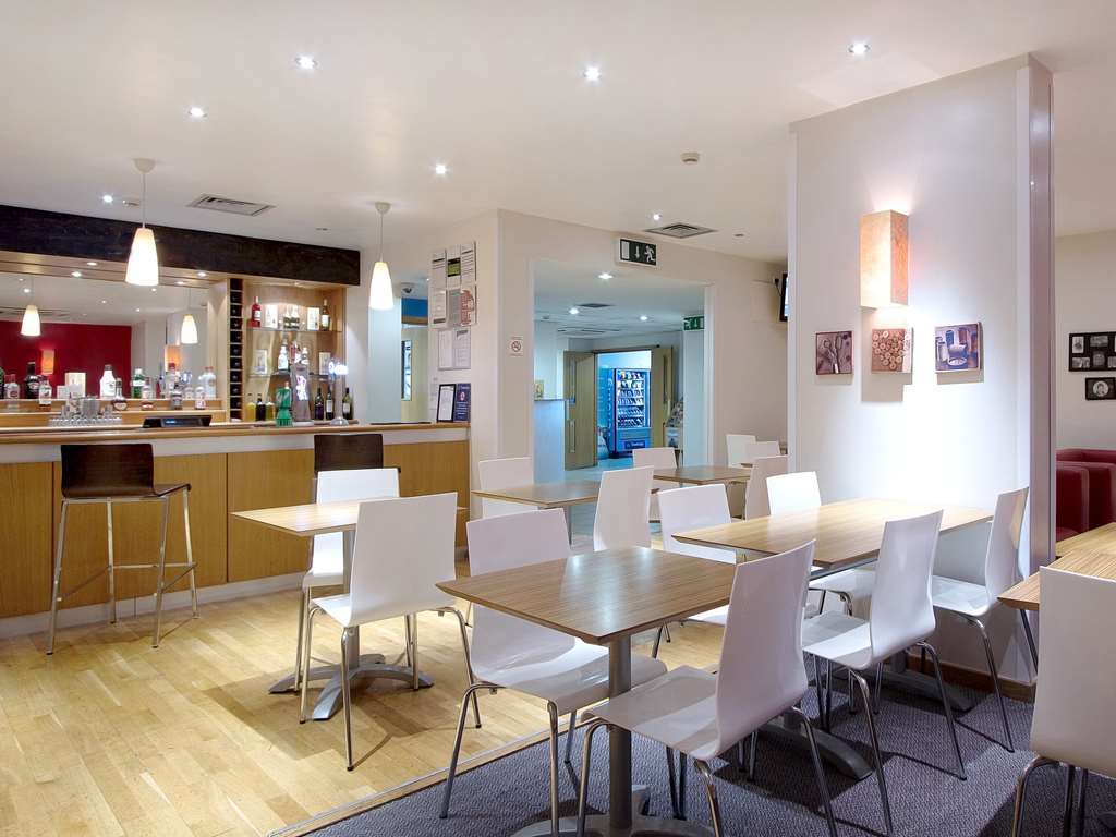 Travelodge Preston Central Restaurant photo